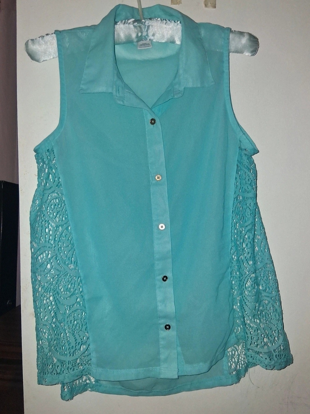 Arizona Jean Company Sleeveless Turquoise Button-Front Lace-Side Blouse